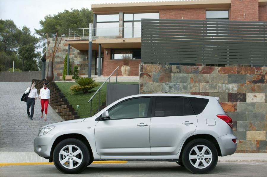  Toyota RAV4 2005 года  (фото 148 из 172)